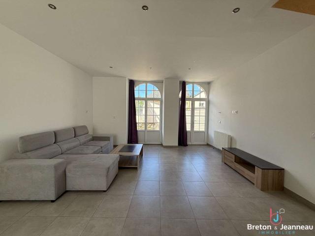 Location maison 3 pièces Laval 53