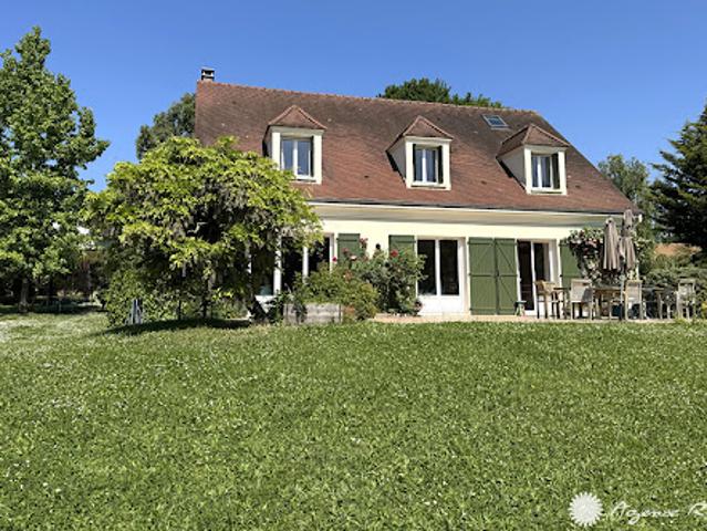 Location Maison 10 pièces 295.97 m2 Fourqueux