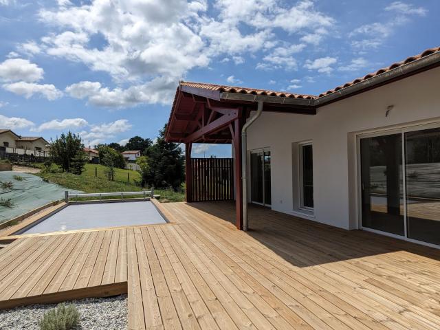 Location maison, 118 m² T 4 à Urcuit, 1 950 €