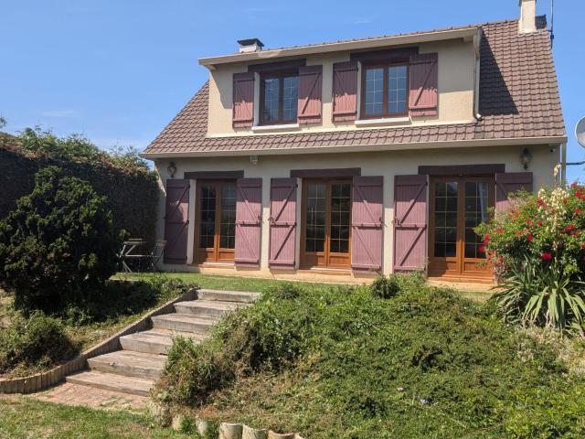 Location maison, 113 m² T 4 à Saint Germain lès Arpajon, 1 850 €