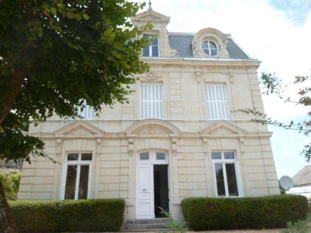 Location maison 11 pièces Montsoreau 49