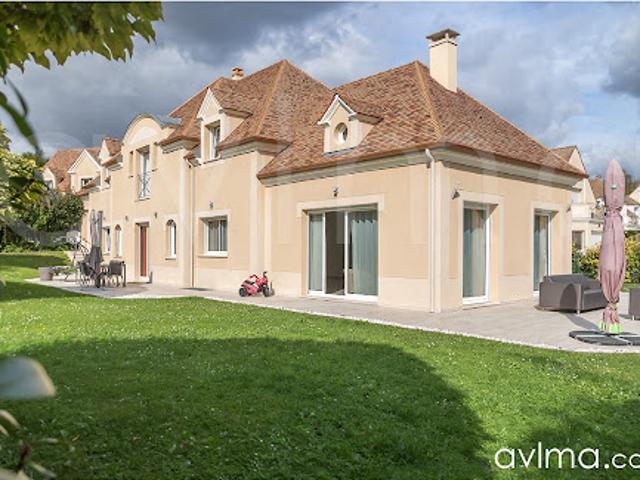 Location Maison 11 pièces 365 m2 Saint Nom la Bretèche
