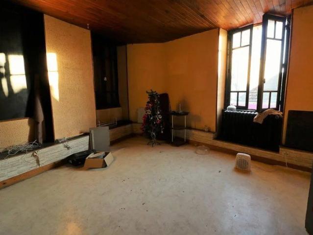 Location Maison 11 pièces 370m² ST PIERRE LE MOUTIER 58240
