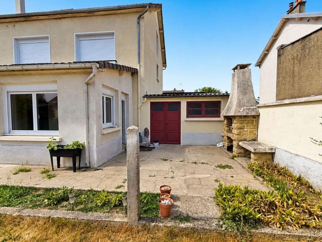 Location maison, 121.63 m² T 6 à Arnage, 1 100 €