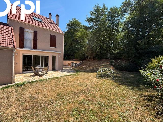 Location maison, 131.09 m² T 5 à Montigny le Bretonneux, 2 200 €