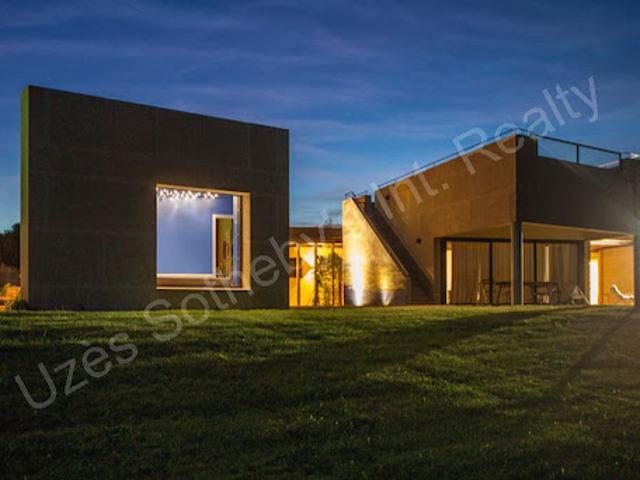 Location Maison 14 pièces 400 m2 Uzès