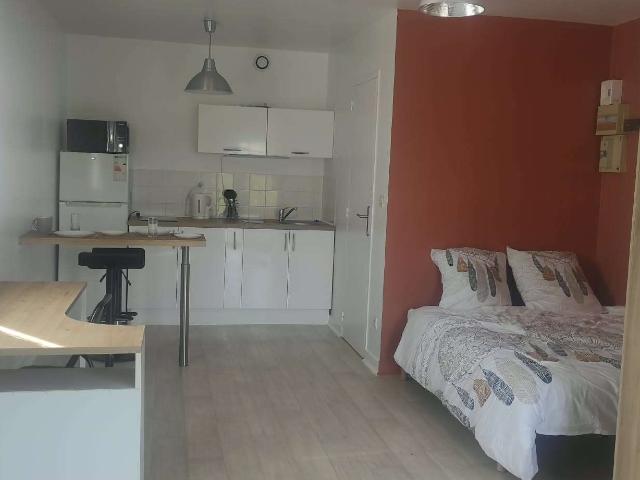 Location maison 1 pièce Laval Hilard 53