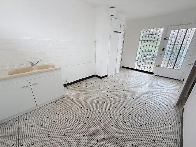 Location maison 2 pièces, 48.00m², Puy l'Évêque
