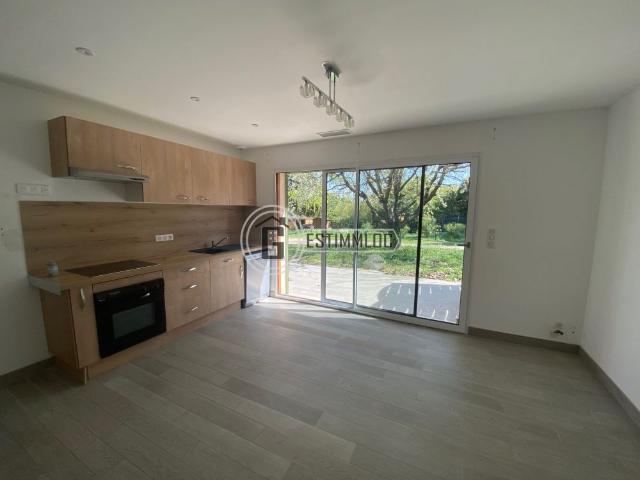 Location Maison 2 pièces 48m² LORGUES 83510