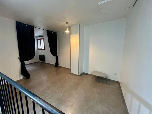 Location maison 2 pièces, 55.30m², Verzeille