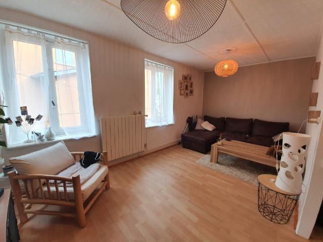 Location Maison 2 pièces 71m² AMPUIS 69420