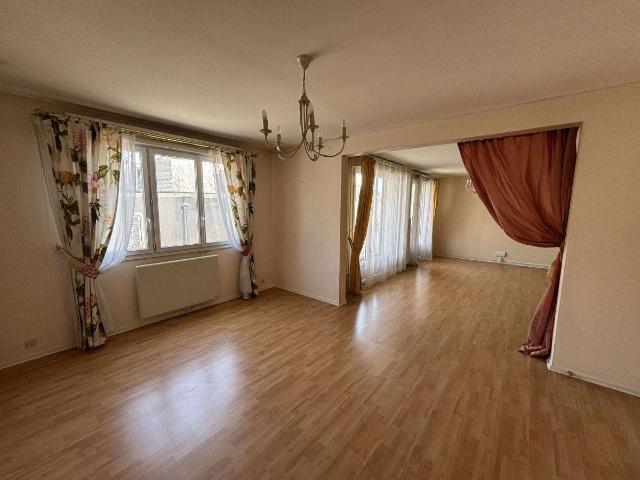 Location maison 2 pièces Laval 53