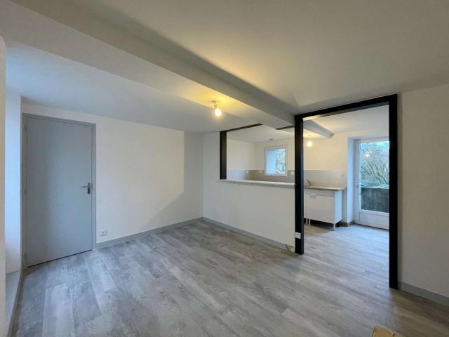 Location maison 2 pièces Le May sur Èvre 49