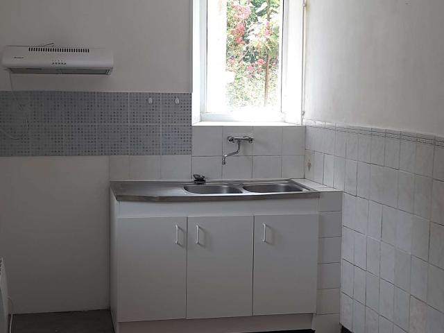 Location maison 2 pièces Villaines la Carelle 72