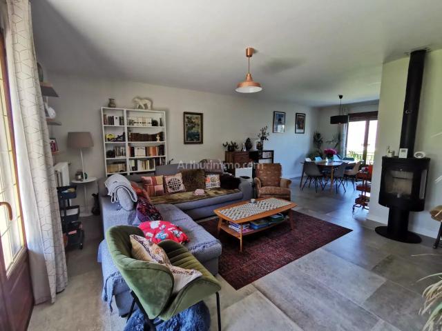 Location Maison 7 pièces 130 m2 à La Chapelle des Fougeretz