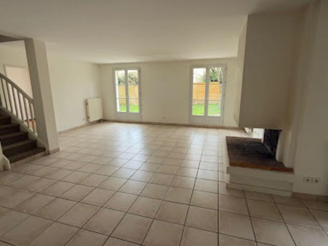 Location Maison 7 pièces 140 m2 Orgeval