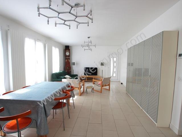 Location Maison 7 pièces 158m²