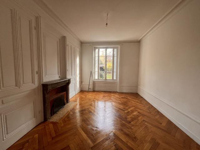 Location Maison 7 pièces 166m² LYON 3ème