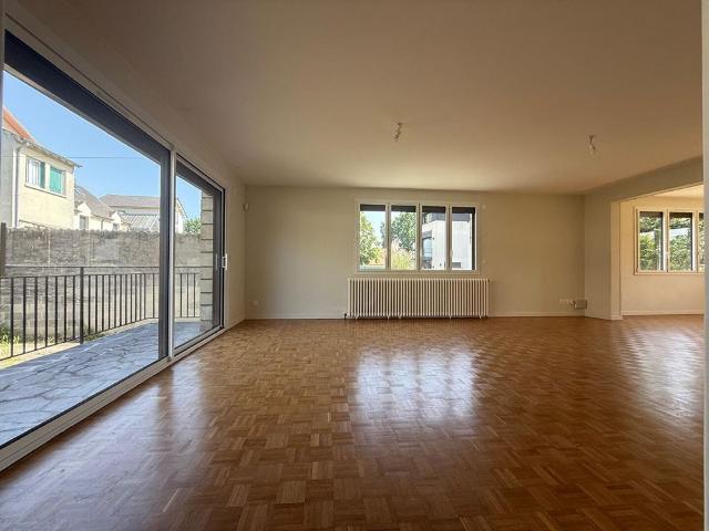 Location Maison 7 pièces 161m²