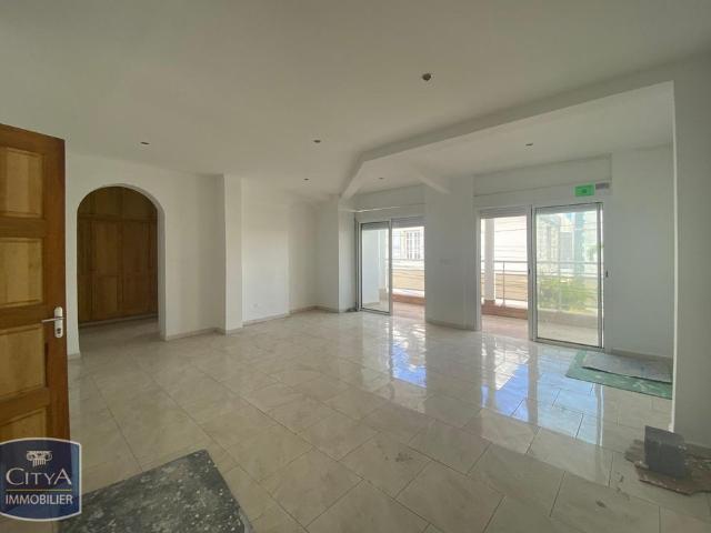 Location Maison 7 pièces 171m² ST DENIS 97400