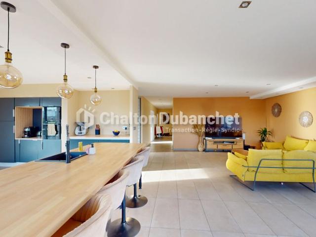 Location Maison 7 pièces 185m²