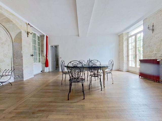Location Maison 7 pièces 187m²