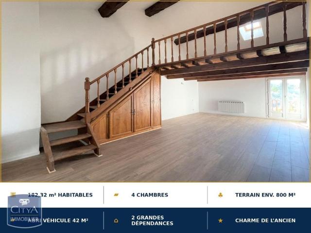 Location Maison 7 pièces 182m² PERNES LES FONTAINES 84210