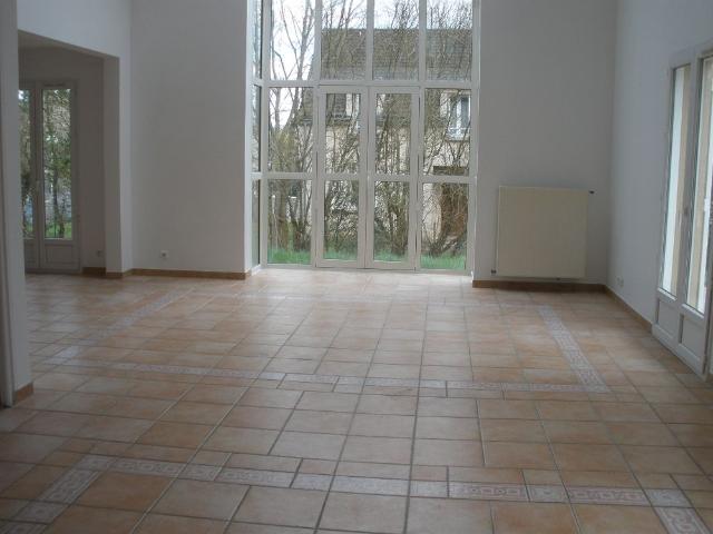 Location Maison 7 pièces 195m²