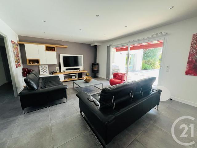 Location Maison 7 pièces 204m² BASSUSSARRY 64200