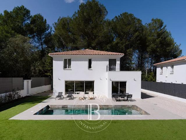 Location Maison 7 pièces 206 m2 Cabries