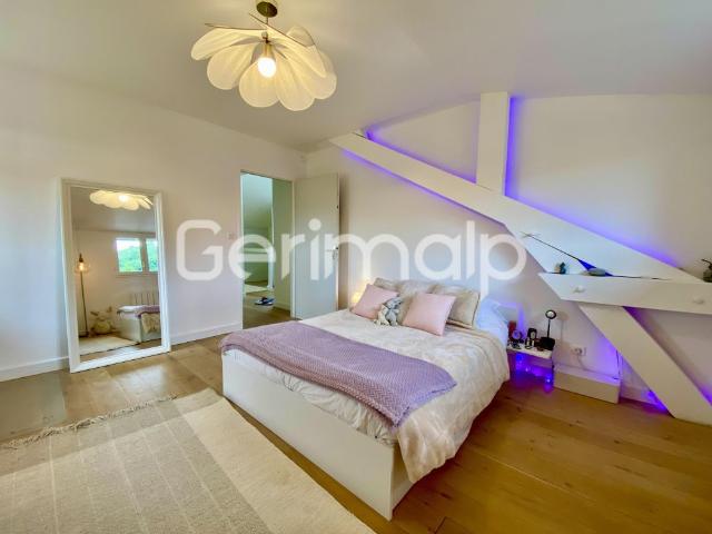 Location Maison 7 pièces 214,09 m²