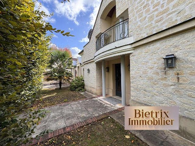 Location Maison 7 pièces 215 m2 L'Isle Adam