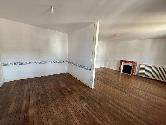 Location Maison 7 pièces 212m²