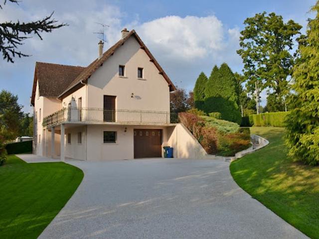 Location Maison 7 pièces 227 m2 Saint Just le Martel