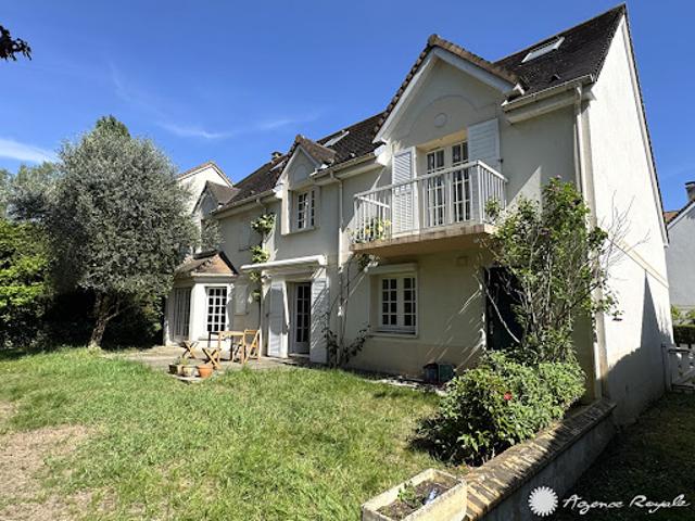 Location Maison 7 pièces 222 m2 Fourqueux