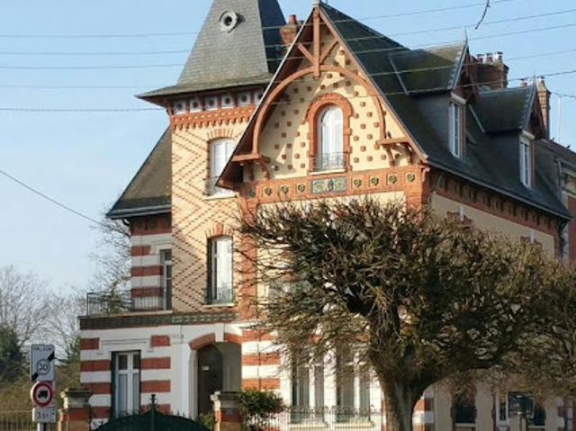 Location Maison 7 pièces 240 m2 Montereau Fault Yonne