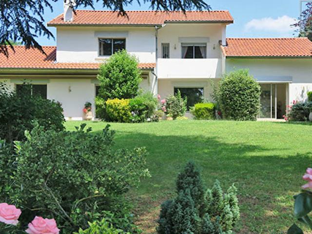 Location Maison 7 pièces 240 m2 Saint Cyr au Mont d'Or