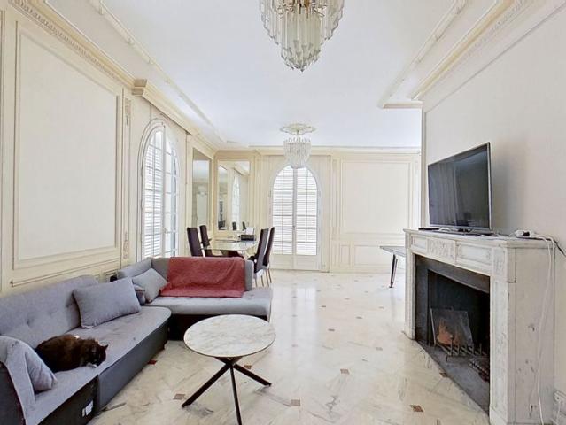 Location Maison 7 pièces 240m²