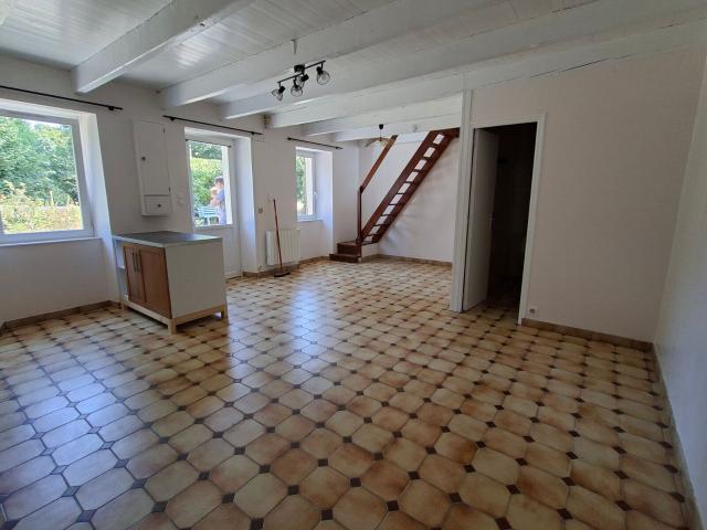 Location maison, 48.27 m² T 2 à Kergloff, 550 €