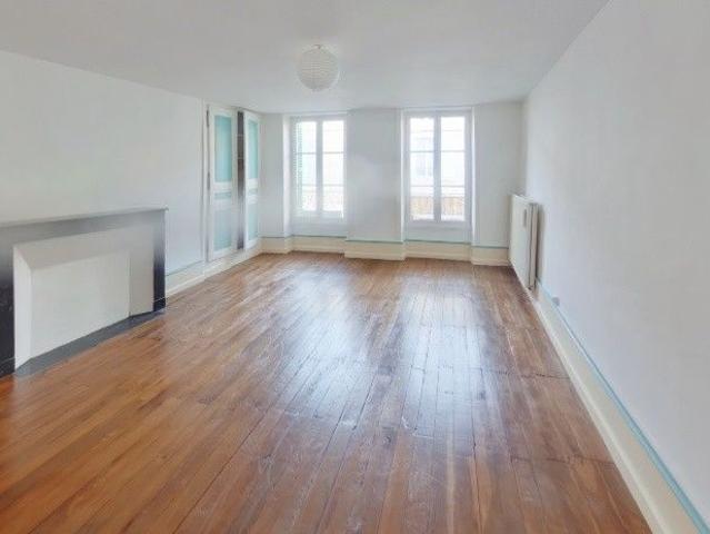 Location Maison 4 pièces 104m² CHAUVIGNY 86300