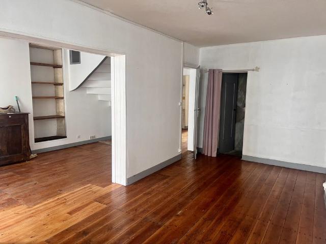 Location Maison 4 pièces 104m² ROULLET ST ESTEPHE 16440