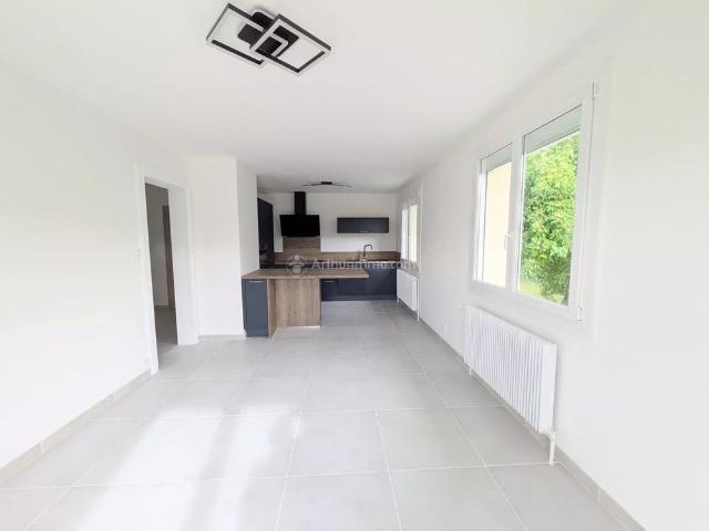 Location Maison 4 pièces 105 m2 à Neufchâteau