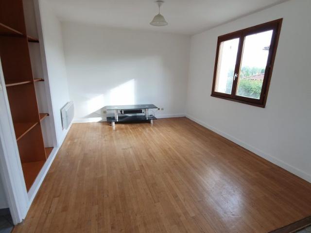 Location Maison 4 pièces 105m² CHAPONNAY 69970