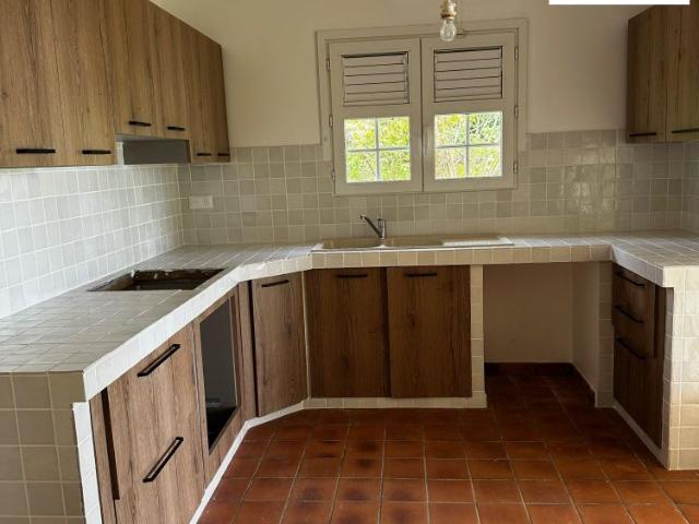 Location Maison 4 pièces 105m² LE FRANCOIS 97240