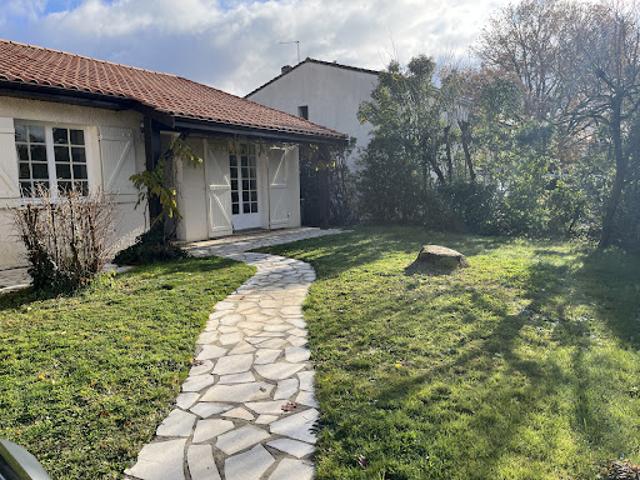 Location Maison 4 pièces 100 m2 Talence