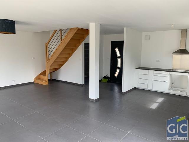 Location Maison 4 pièces 102m²