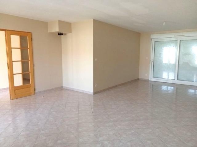 Location Maison 4 pièces 102m² MONTMIRAIL 51210