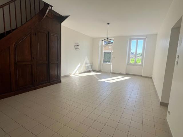 Location Maison 4 pièces 129.3 m2 Burie