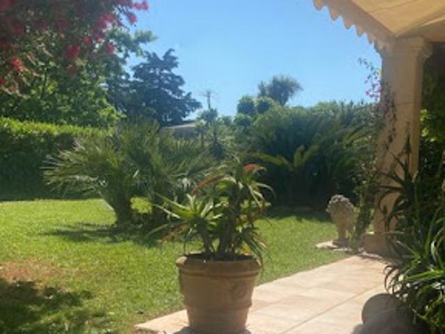 Location Maison 4 pièces 130 m2 Antibes