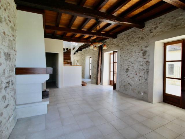 Location Maison 4 pièces 143m²